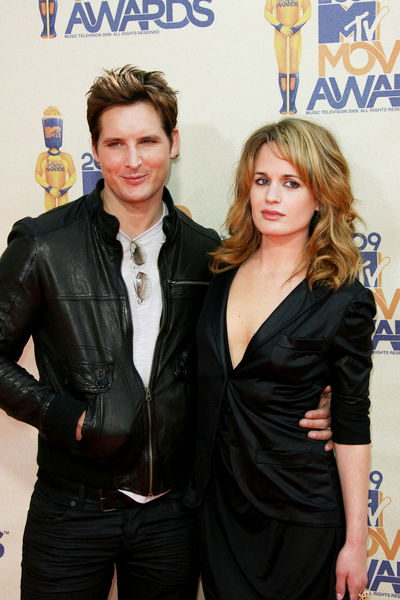 Peter Facinelli, Elizabeth Reaser<br>18th Annual MTV Movie Awards - Arrivals