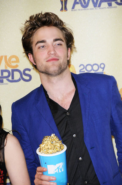 Robert Pattinson<br>18th Annual MTV Movie Awards - Press Room