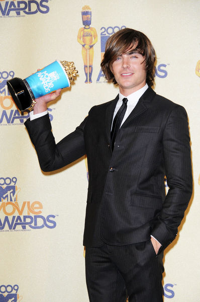 Zac Efron<br>18th Annual MTV Movie Awards - Press Room
