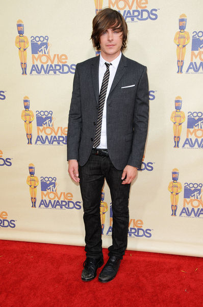 Zac Efron<br>18th Annual MTV Movie Awards - Arrivals