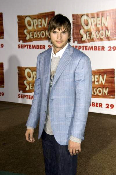 Ashton Kutcher<br>Open Season Los Angeles Premiere - Red Carpet