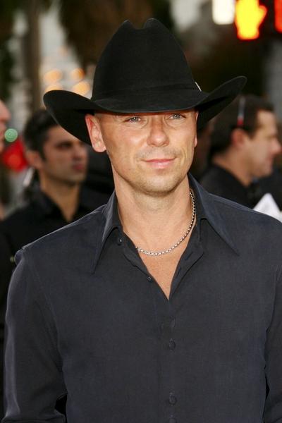 Kenny Chesney<br>The 33rd Annual People's Choice Awards - Arrivals