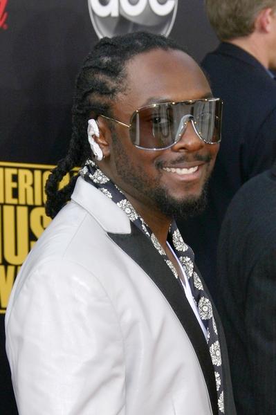 will.i.am in 2007 American Music Awards - Red Carpet
