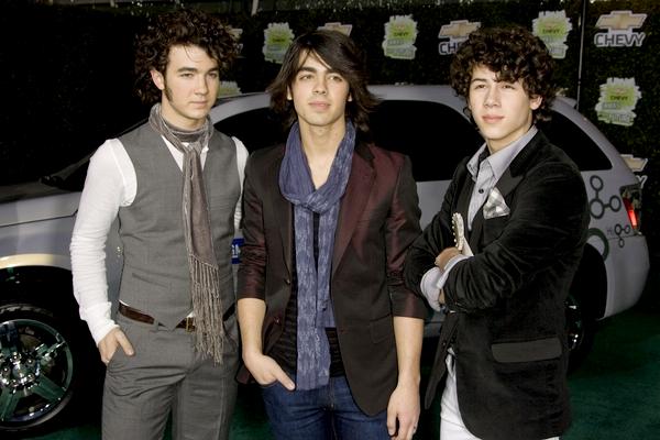 jonas brothers clothes