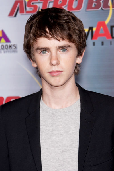 Freddie Highmore<br>