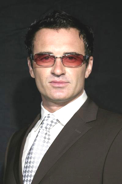 Julian McMahon<br>FX Networks NIP/TUCK 3rd Season Premiere Screening - Arrivals