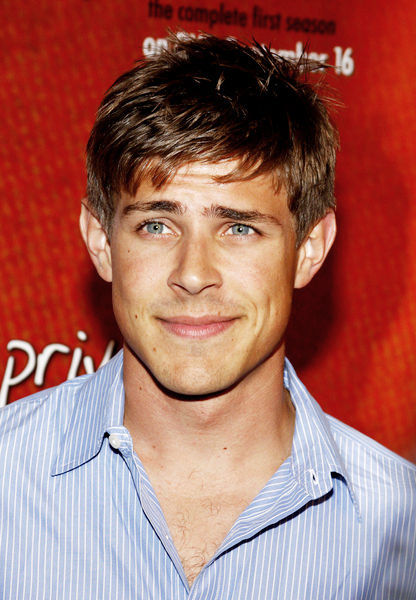 Chris Lowell<br>