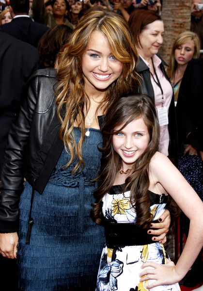 Miley Cyrus, Ryan Newman<br>