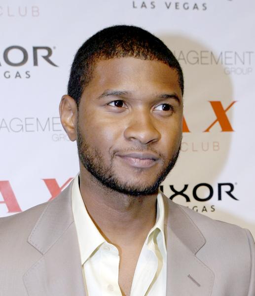 Usher<br>Usher Hosts an Evening at LAX Nightclub in Las Vegas - November 3, 2007