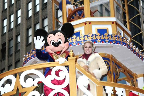 LeAnn Rimes<br>2005 Macy's Thanksgiving Day Parade