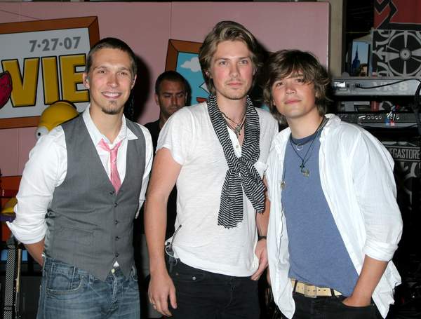 Hanson<br>Hanson Autograph Signing To Promote Their New CD - The Walk