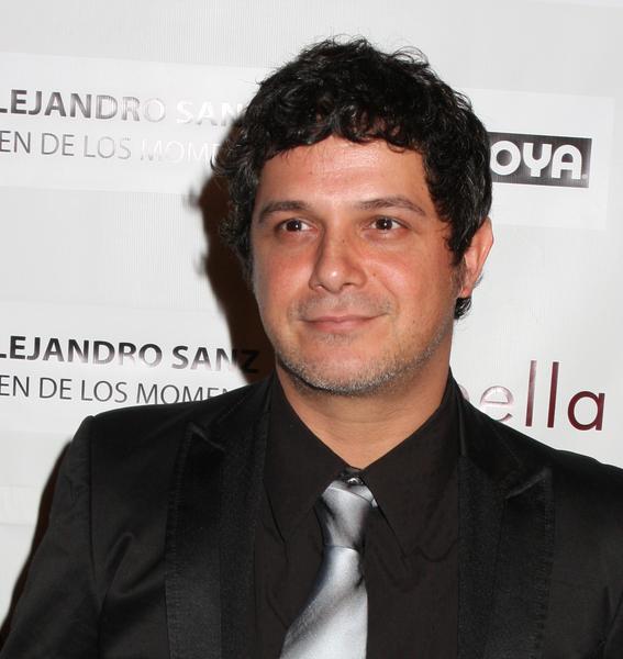 Alejandro Sanz<br>People En Espanol and the Smithsonian Latino Center