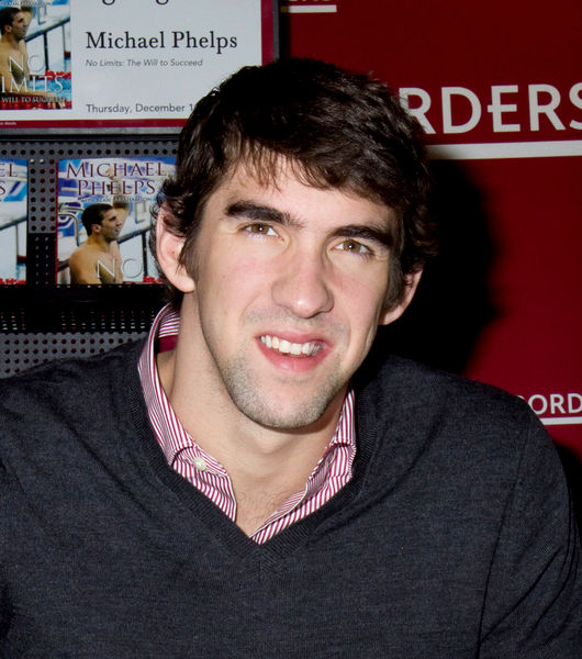Michael Phelps<br>Michael Phelps Signs Copies of His Book 