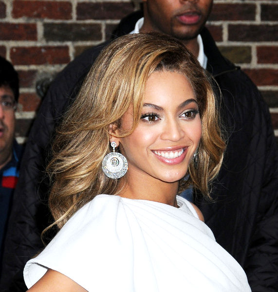 A video which shows the making of Beyonce Knowles' upcoming music video for 