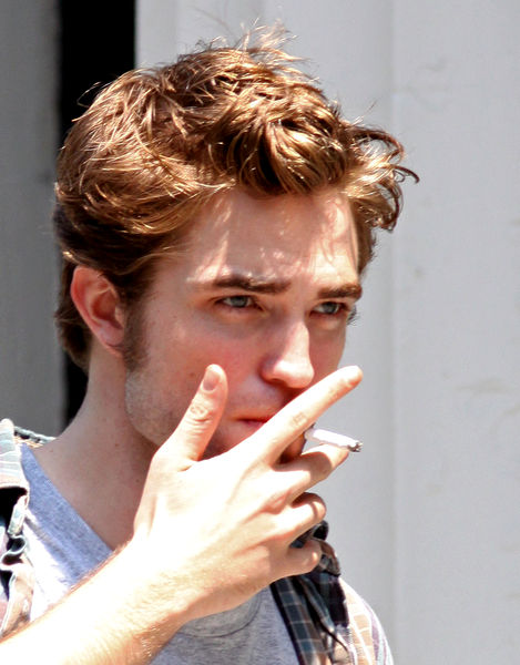 Robert Pattinson in "Remember Me" Movie Filming on Location in New York on 