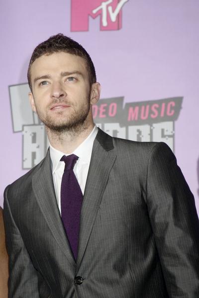 justin timberlake with a gray suit