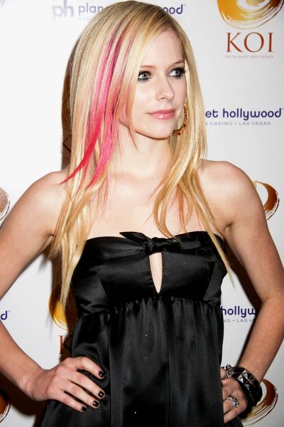 People: Avril Lavigne Clothes