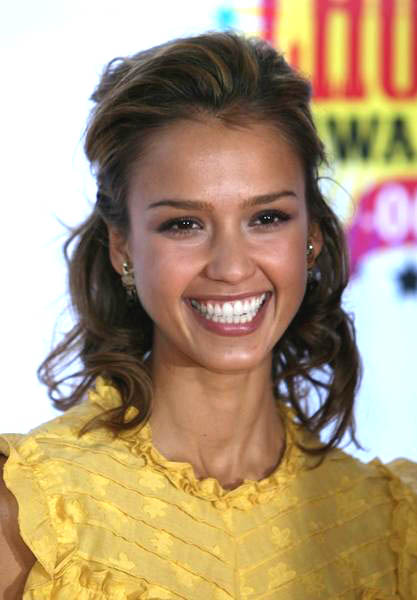 Jessica Alba<br>Nickelodeon's 19th Annual Kids' Choice Awards - Orange Carpet