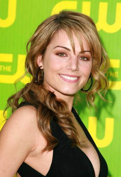 Erica Durance<br>The CW Launch Party - Green Carpet
