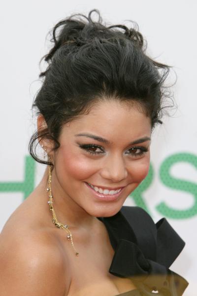 vanessa hudgens expose