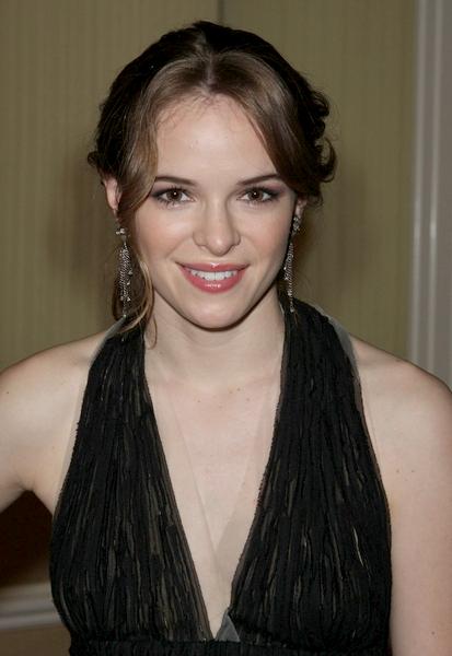 Danielle Panabaker - Wallpaper Actress