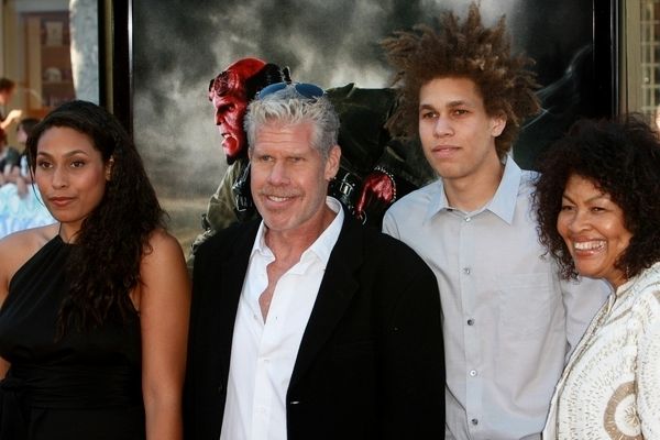 Ron Perlman, Blake Perlman, Brandon Perlman, Opal Perlman<br>2008 Los Angeles Film Festival - 