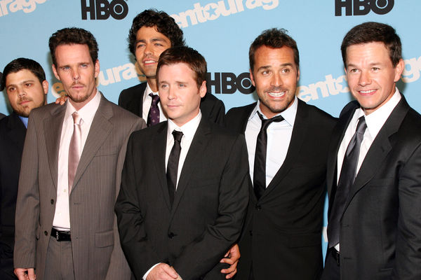 Jerry Ferrara, Kevin Dillon, Adrian Grenier, Kevin Connolly, Jeremy Piven, Mark Wahlberg<br>