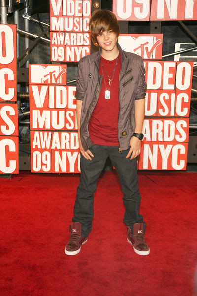 Justin Bieber<br>2009 MTV Video Music Awards - Arrivals