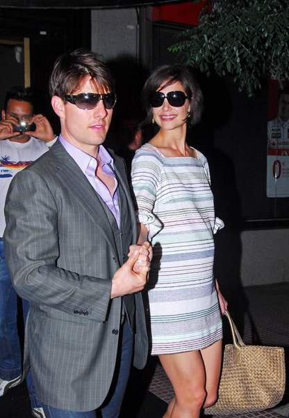 Tom Cruise, Katie Holmes<br>David Beckham and Victoria Beckham Dine With Tom Cruise and Katie Holmes In Spain