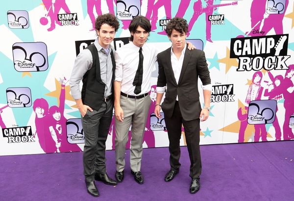 jonas brothers new years