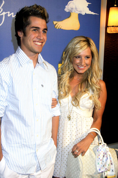 ashley tisdale with her boyfriend