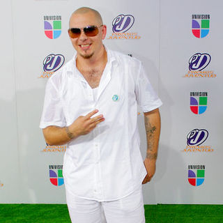 Pitbull in Premios Juventud (Univision)