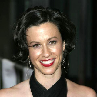 Alanis Morissette in De-Lovely