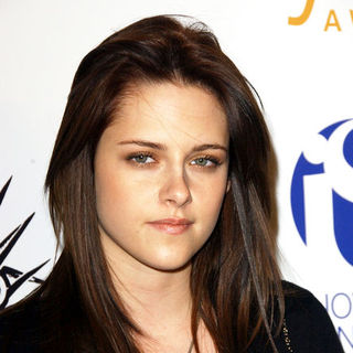 Kristen Stewart in Hollywood Life Magazine's 7th Annual Breakthrough of the Year Awards