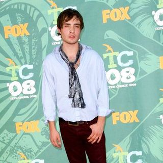 Ed Westwick in 2008 Teen Choice Awards - Arrivals