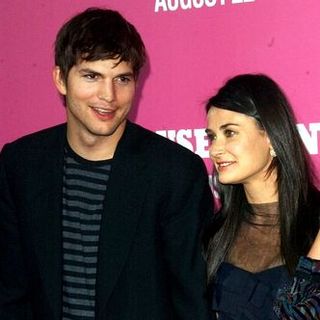 Ashton Kutcher, Demi Moore in "The House Bunny" Los Angeles Premiere - Arrivals