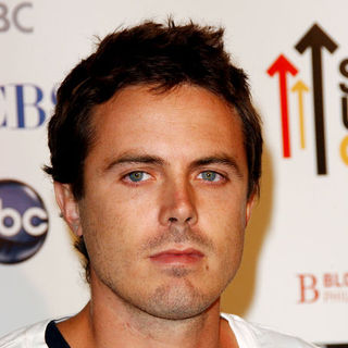 Casey Affleck in Stand Up To Cancer - Arrivals