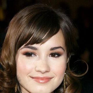 Demi Lovato in "Twilight" Los Angeles Premiere - Arrivals