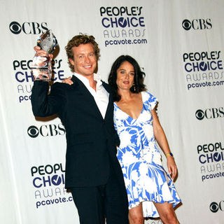 Simon Baker, Robin Tunney in 35th Annual People's Choice Awards - Press Room