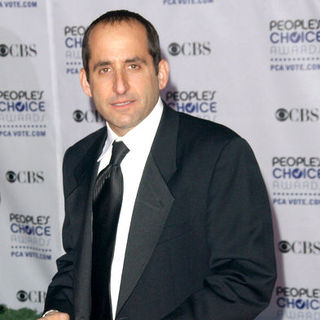 Peter Jacobson in 35th Annual People's Choice Awards - Arrivals