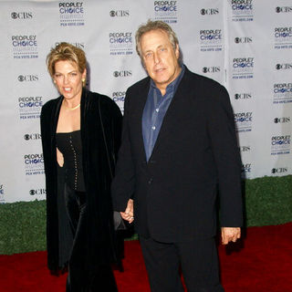 Charles Roven in 35th Annual People's Choice Awards - Arrivals