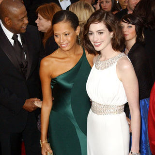Anne Hathaway, Keisha Nash in 15th Annual Screen Actors Guild Awards - Arrivals
