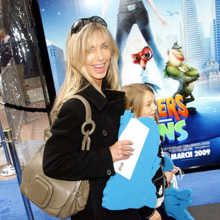 Heather Thomas in "Monsters vs. Aliens" Los Angeles Premiere - Arrivals