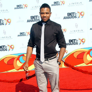 Hosea Chanchez in 2009 BET Awards - Arrivals