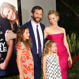 Leslie Mann, Maude Apatow, Iris Apatow, Judd Apatow in "Funny People" Los Angeles Premiere - Arrivals