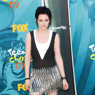 Kristen Stewart in 2009 Teen Choice Awards - Arrivals