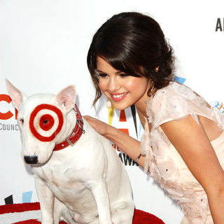Selena Gomez in 2009 NCLR ALMA Awards - Arrivals