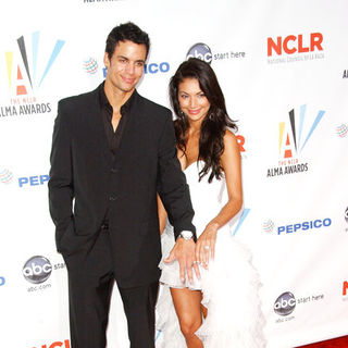 Matt Cedeno, Erica Franco in 2009 NCLR ALMA Awards - Arrivals