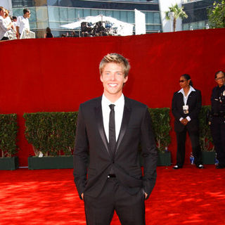 Hunter Parrish in The 61st Annual Primetime Emmy Awards - Arrivals