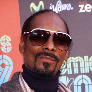 Snoop Dogg in 2009 MTV Latin VMAs - Arrivals